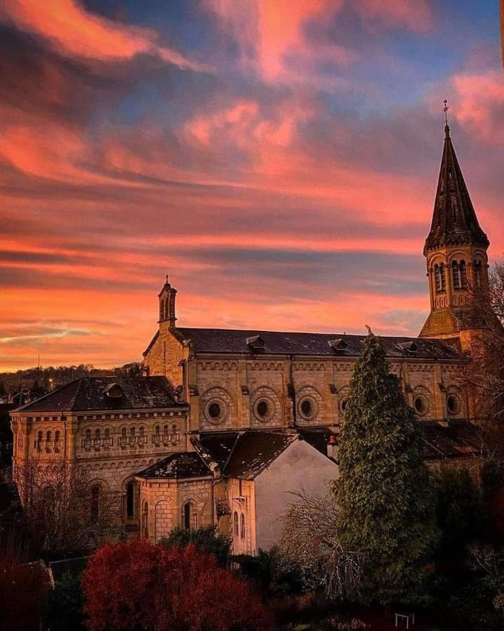 Chambre Climatisee Au Coeur De Brive Avec Televiseur Connecte Wifi Netflix Brive-la-Gaillarde Exterior foto